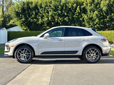 2025 Porsche Macan AWD