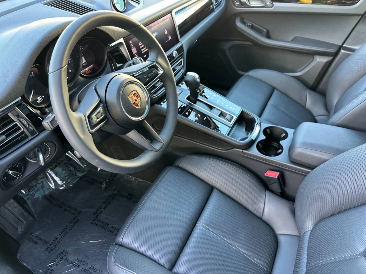 2025 Porsche Macan AWD