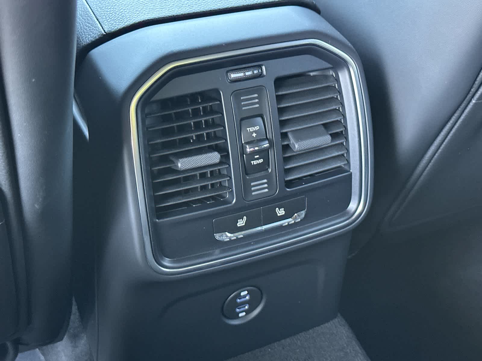 2025 Porsche Macan Macan