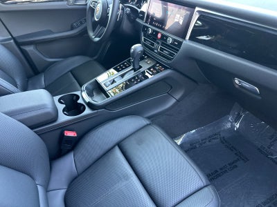 2025 Porsche Macan Macan