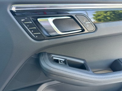 2025 Porsche Macan Macan