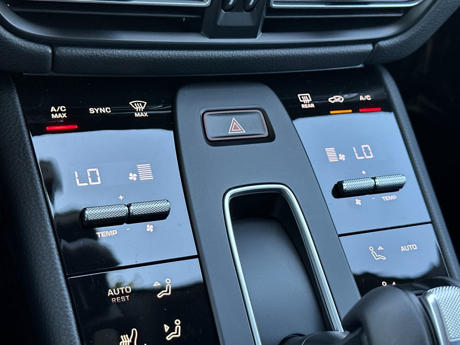 2025 Porsche Macan Macan