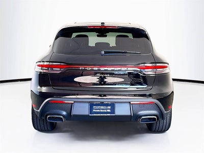 2025 Porsche Macan Base
