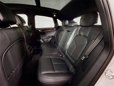 2025 Porsche Macan Base