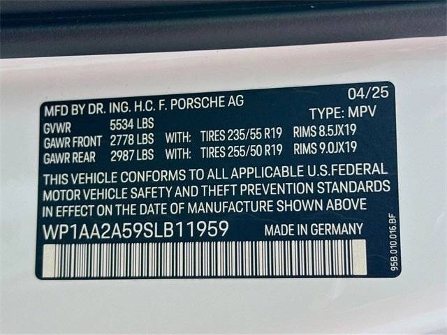 2025 Porsche Macan Base
