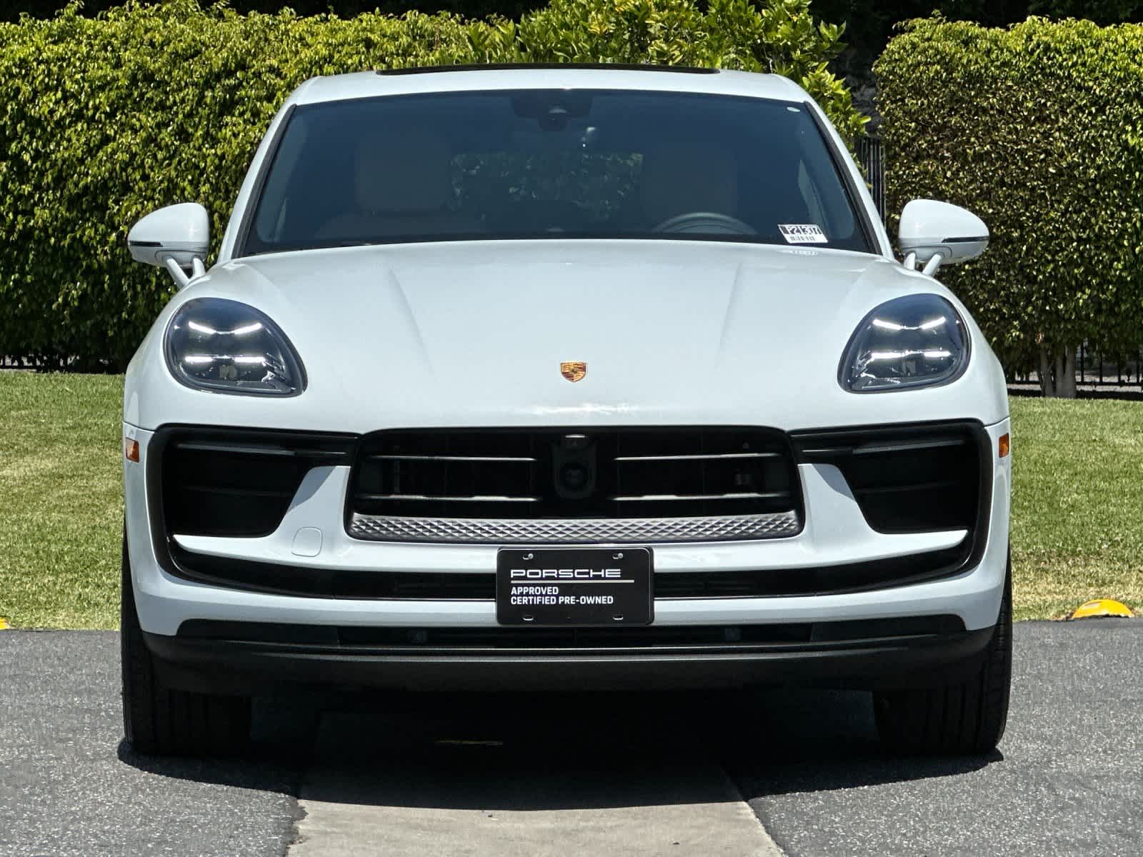 2025 Porsche Macan Base
