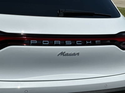 2025 Porsche Macan Base