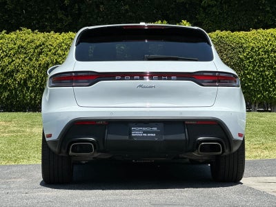 2025 Porsche Macan Base