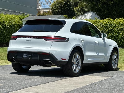 2025 Porsche Macan Base