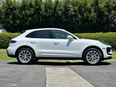 2025 Porsche Macan Base
