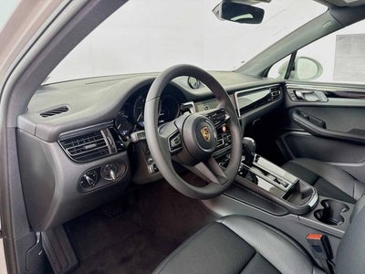 2026 Porsche Macan AWD