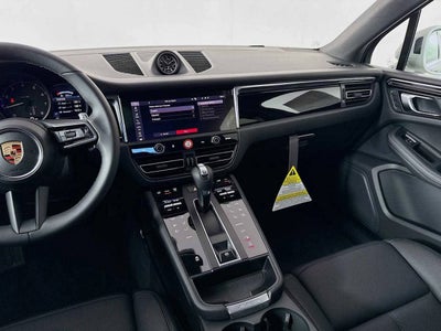 2026 Porsche Macan AWD