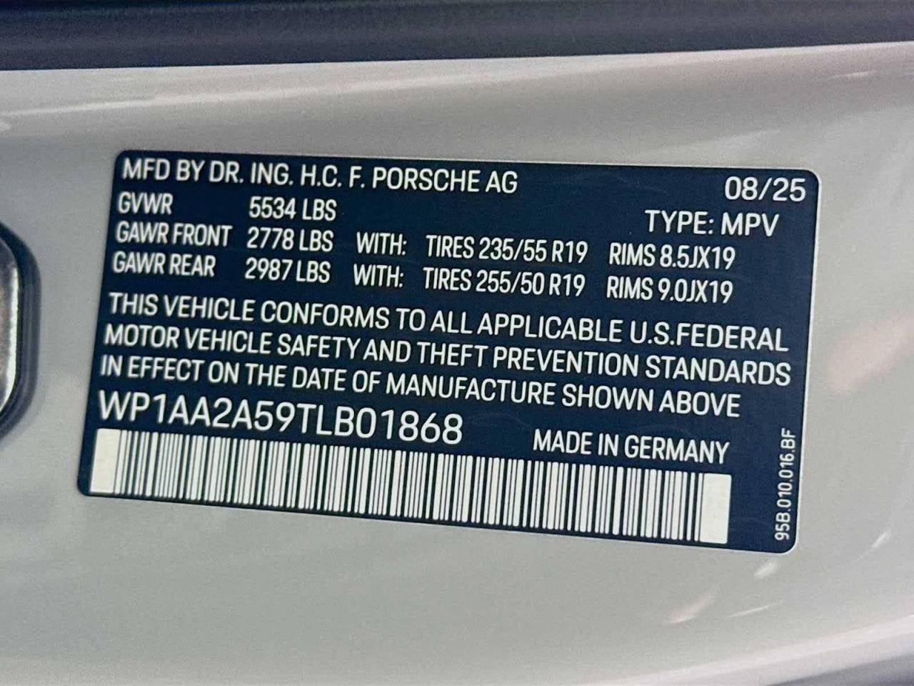 2026 Porsche Macan AWD