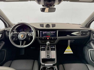 2026 Porsche Macan AWD