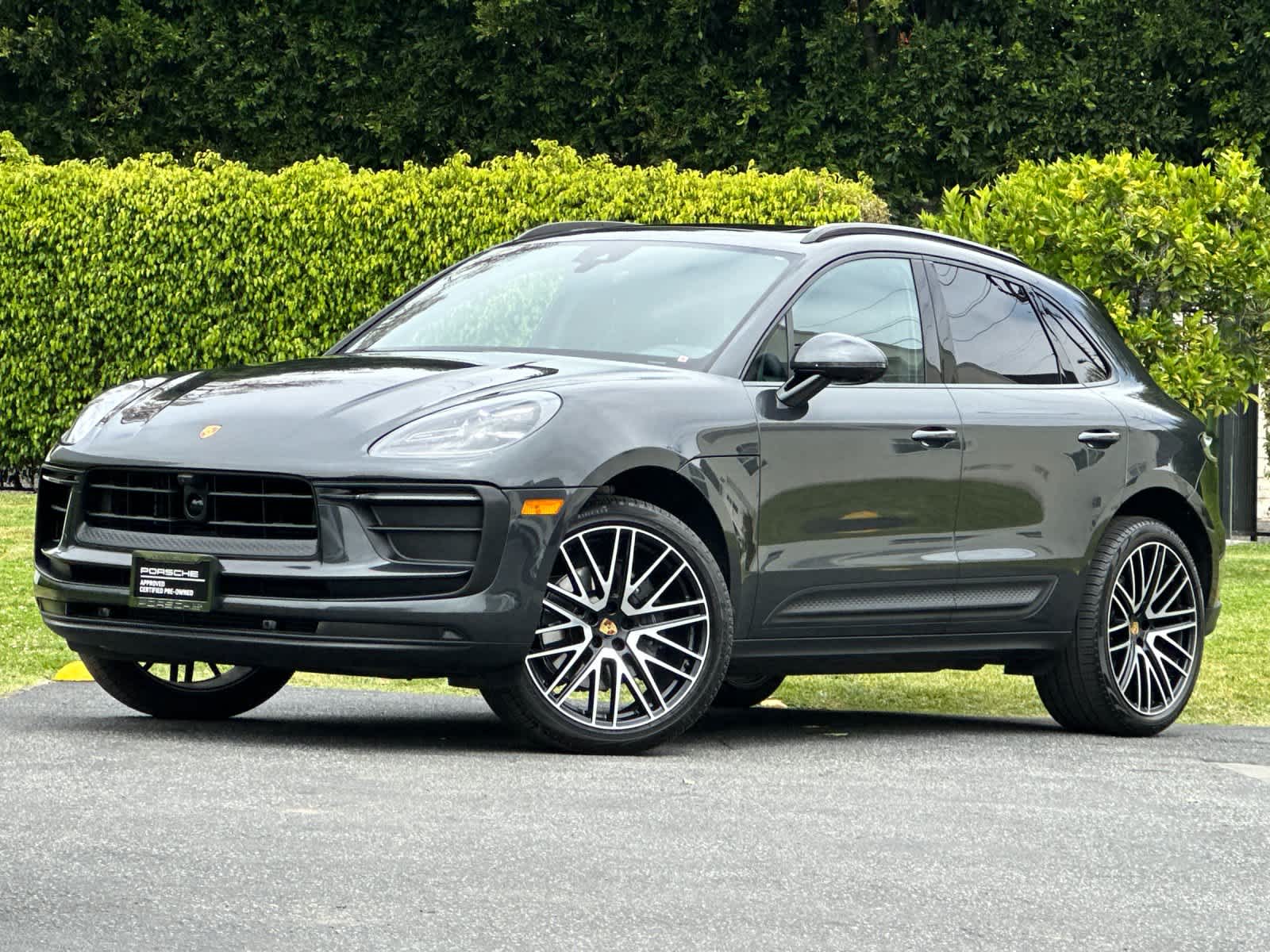 2026 Porsche Macan Base