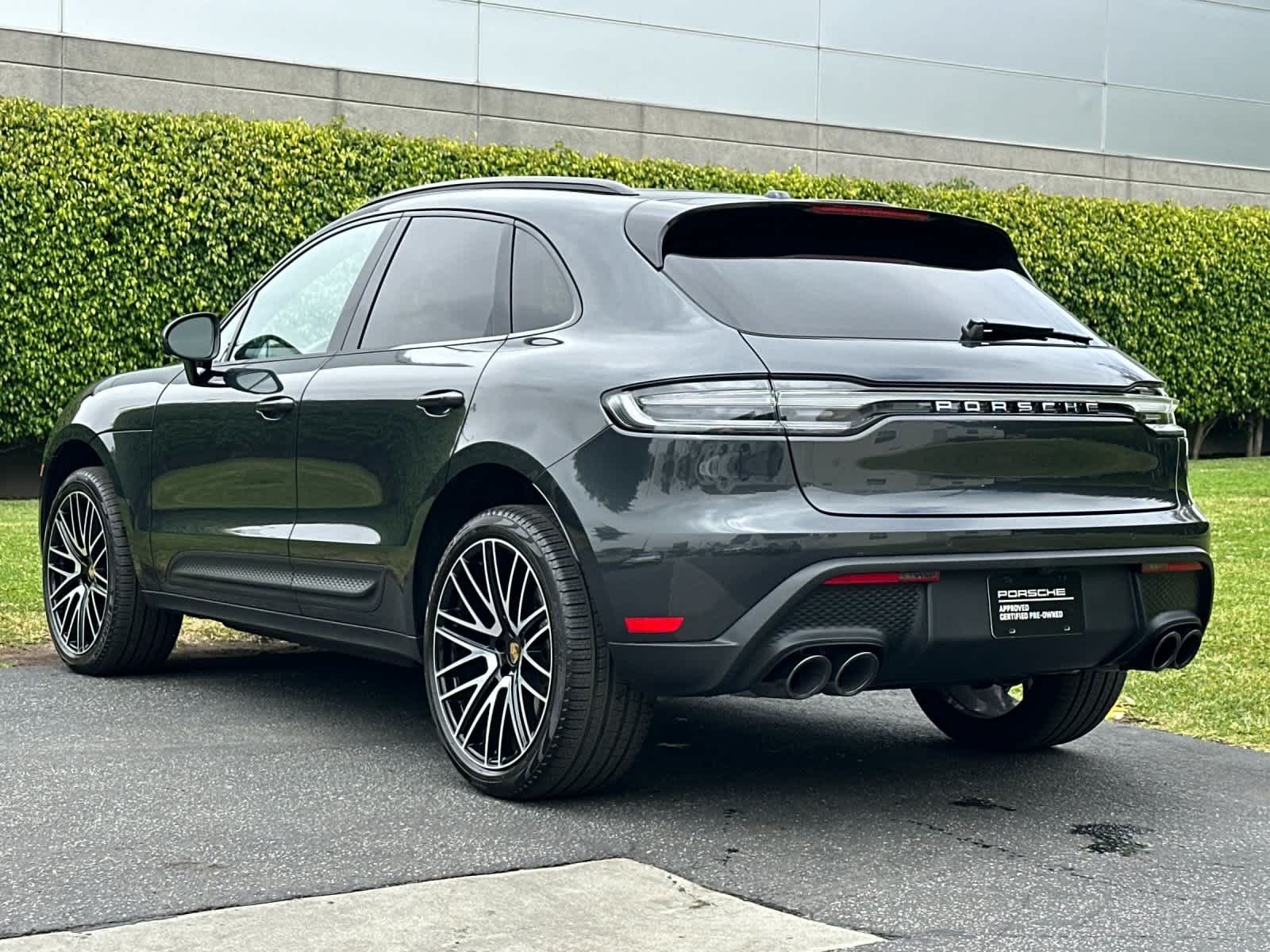 2026 Porsche Macan Base