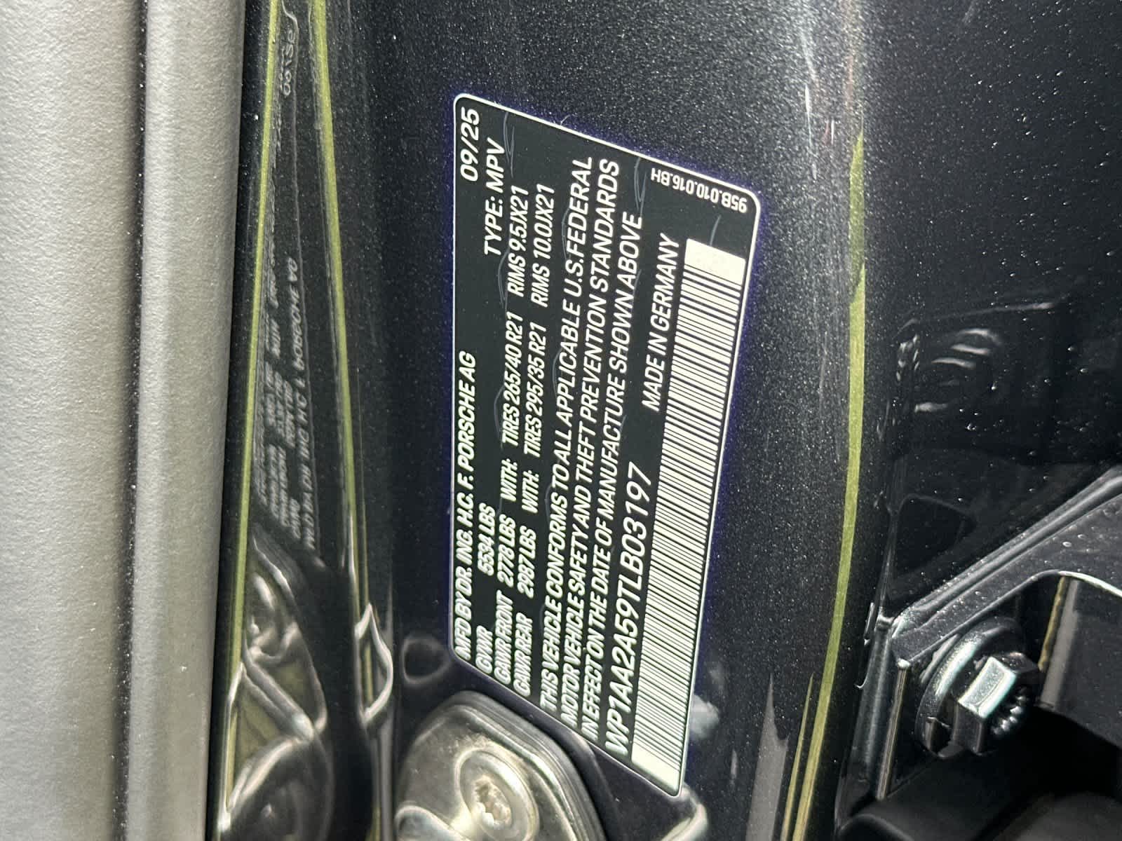 2026 Porsche Macan Base