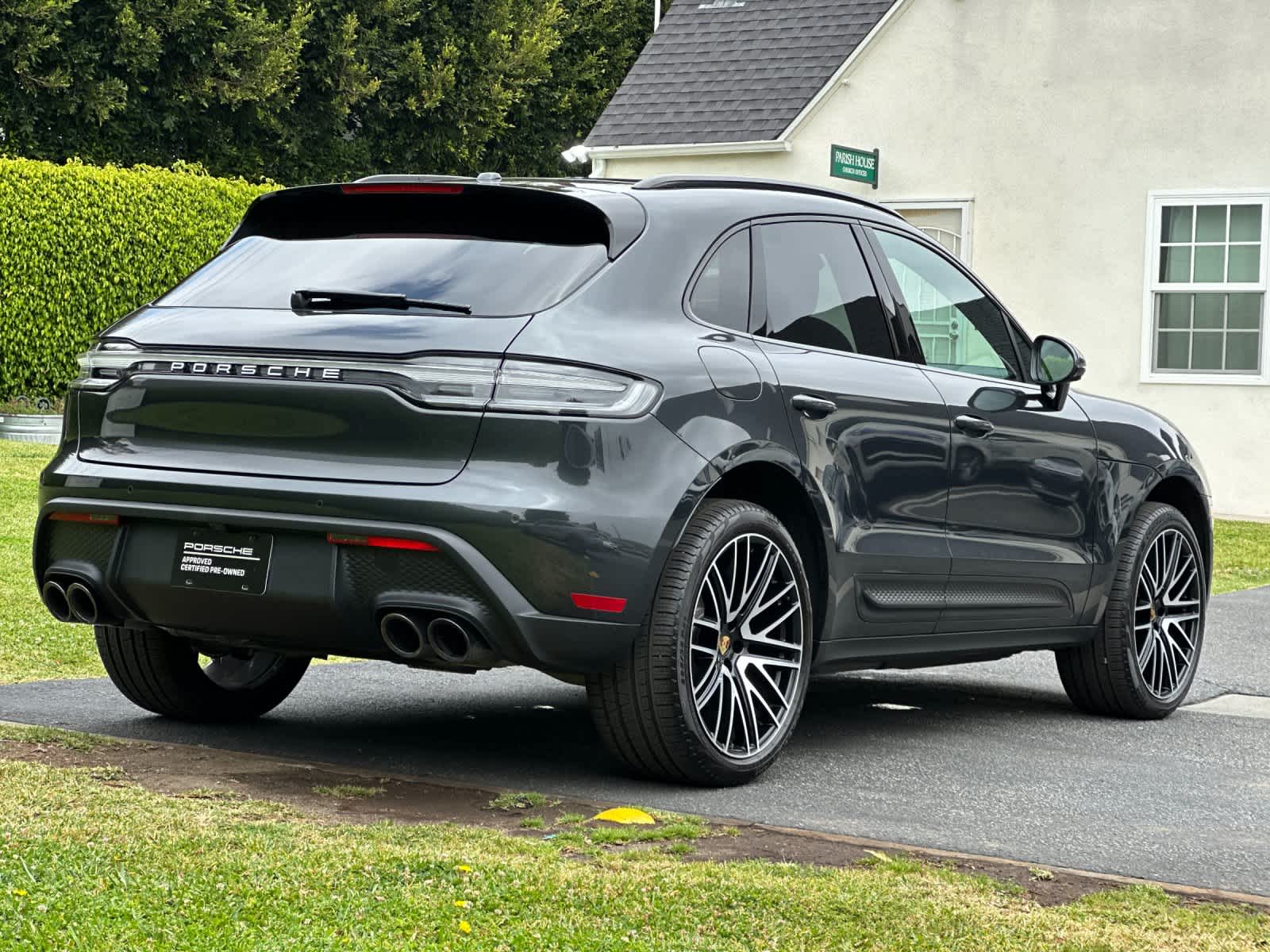 2026 Porsche Macan Base
