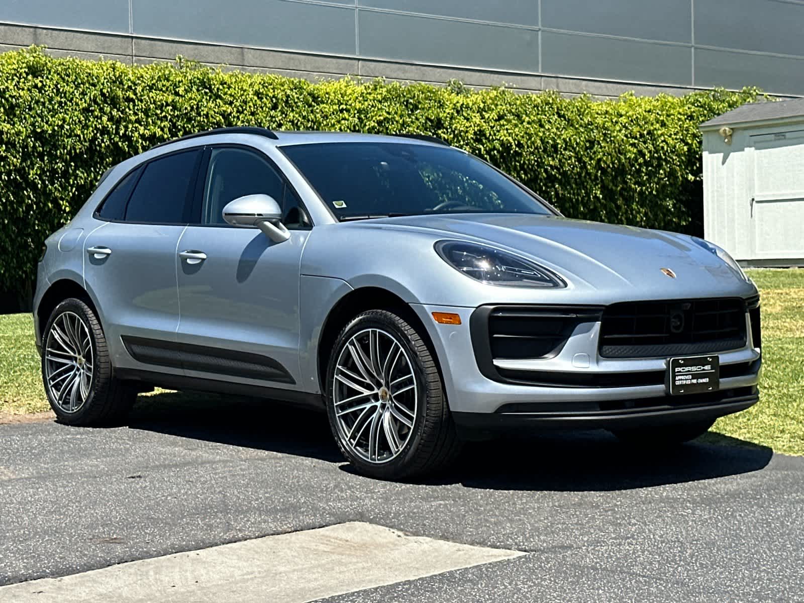 2026 Porsche Macan Base