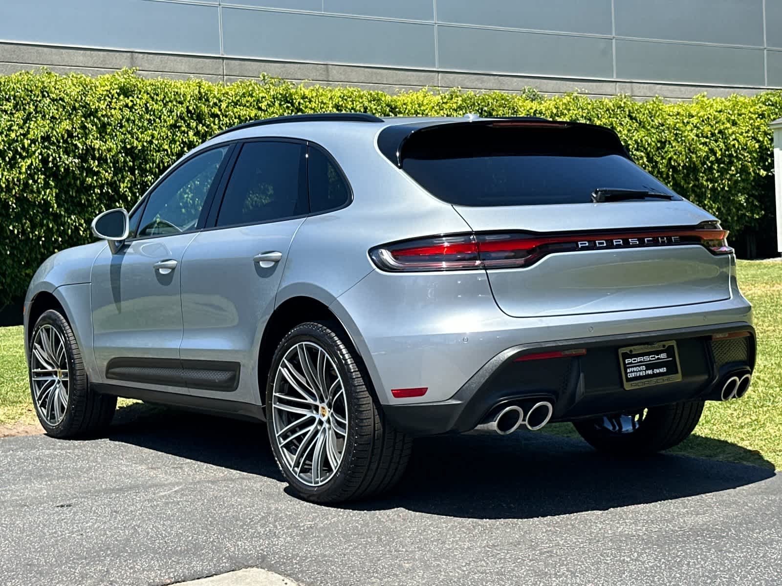 2026 Porsche Macan Base