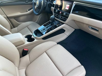 2026 Porsche Macan AWD