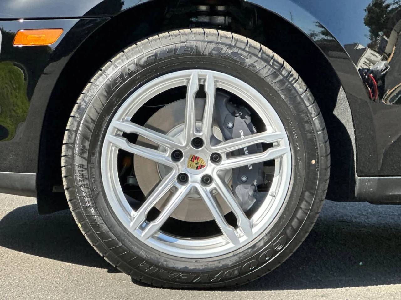 2026 Porsche Macan AWD