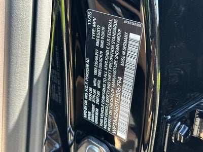 2026 Porsche Macan AWD