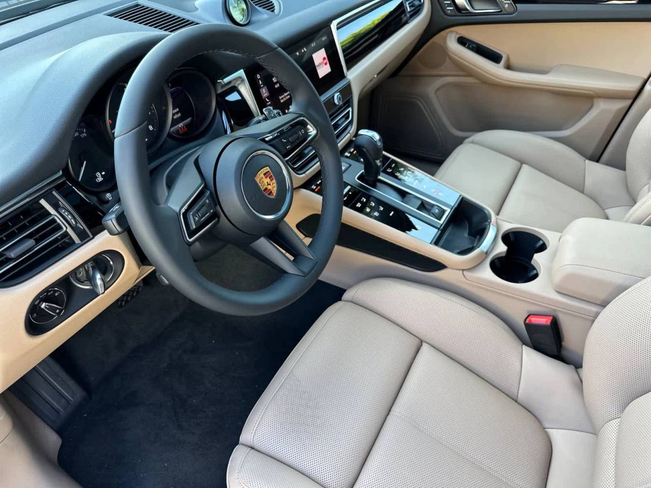 2026 Porsche Macan AWD