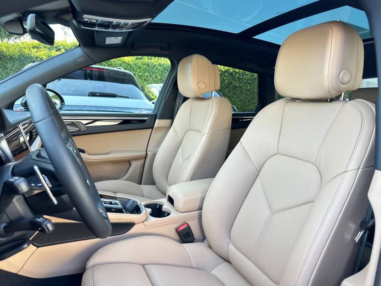 2026 Porsche Macan AWD