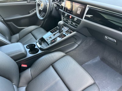 2026 Porsche Macan AWD