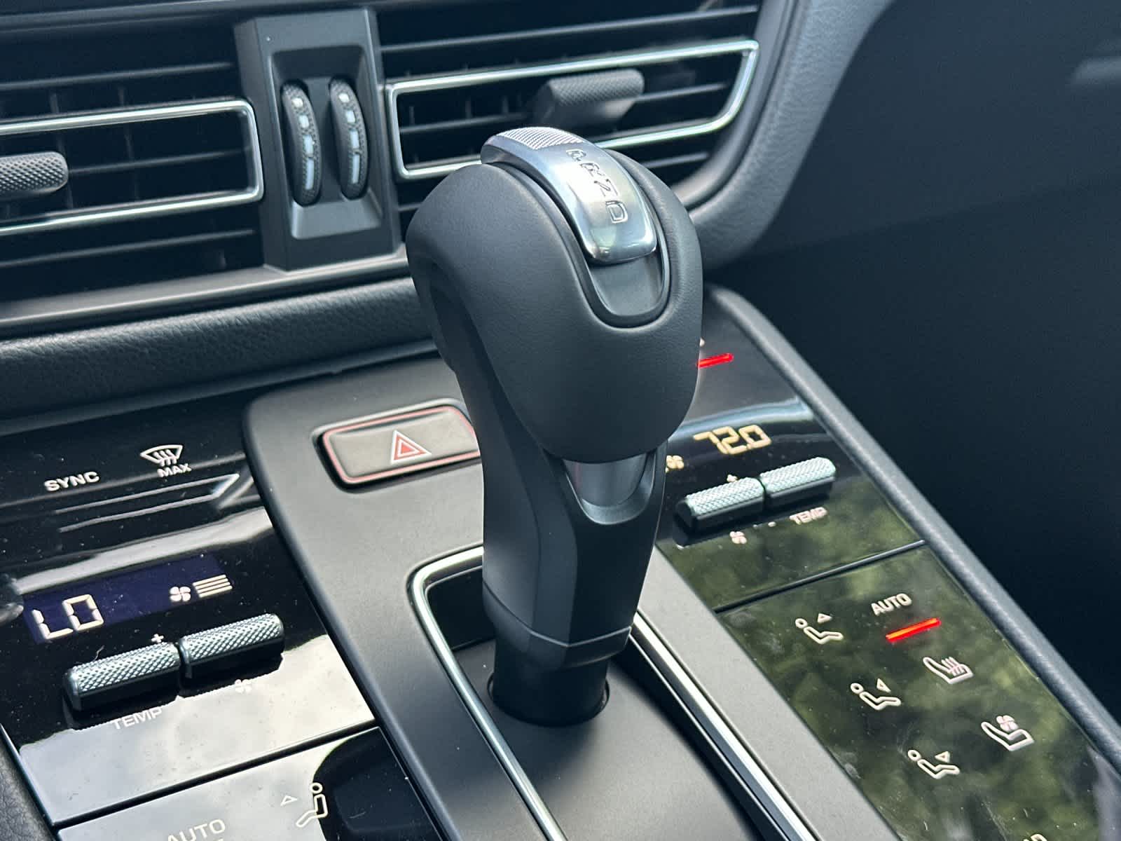 2026 Porsche Macan AWD