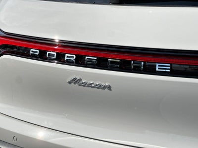 2026 Porsche Macan AWD