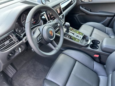 2026 Porsche Macan AWD