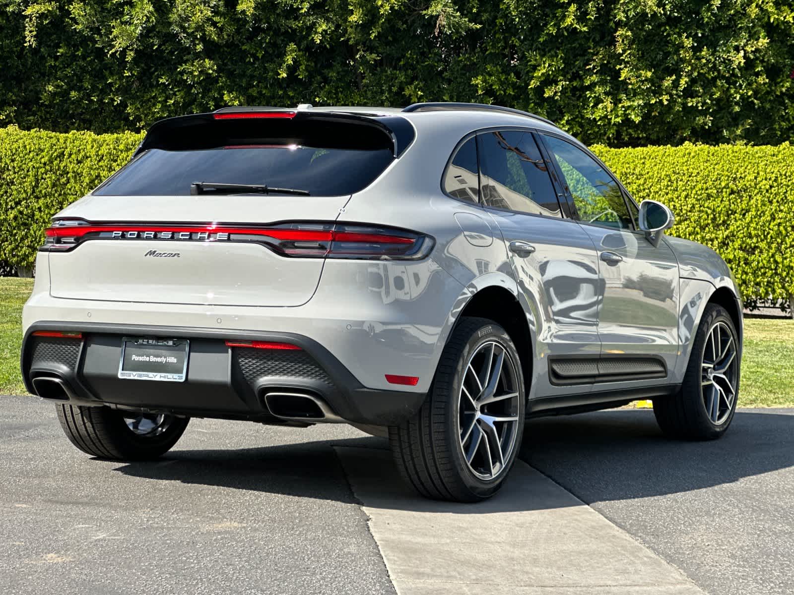2026 Porsche Macan AWD