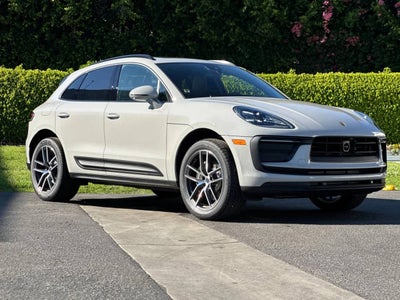 2026 Porsche Macan Base