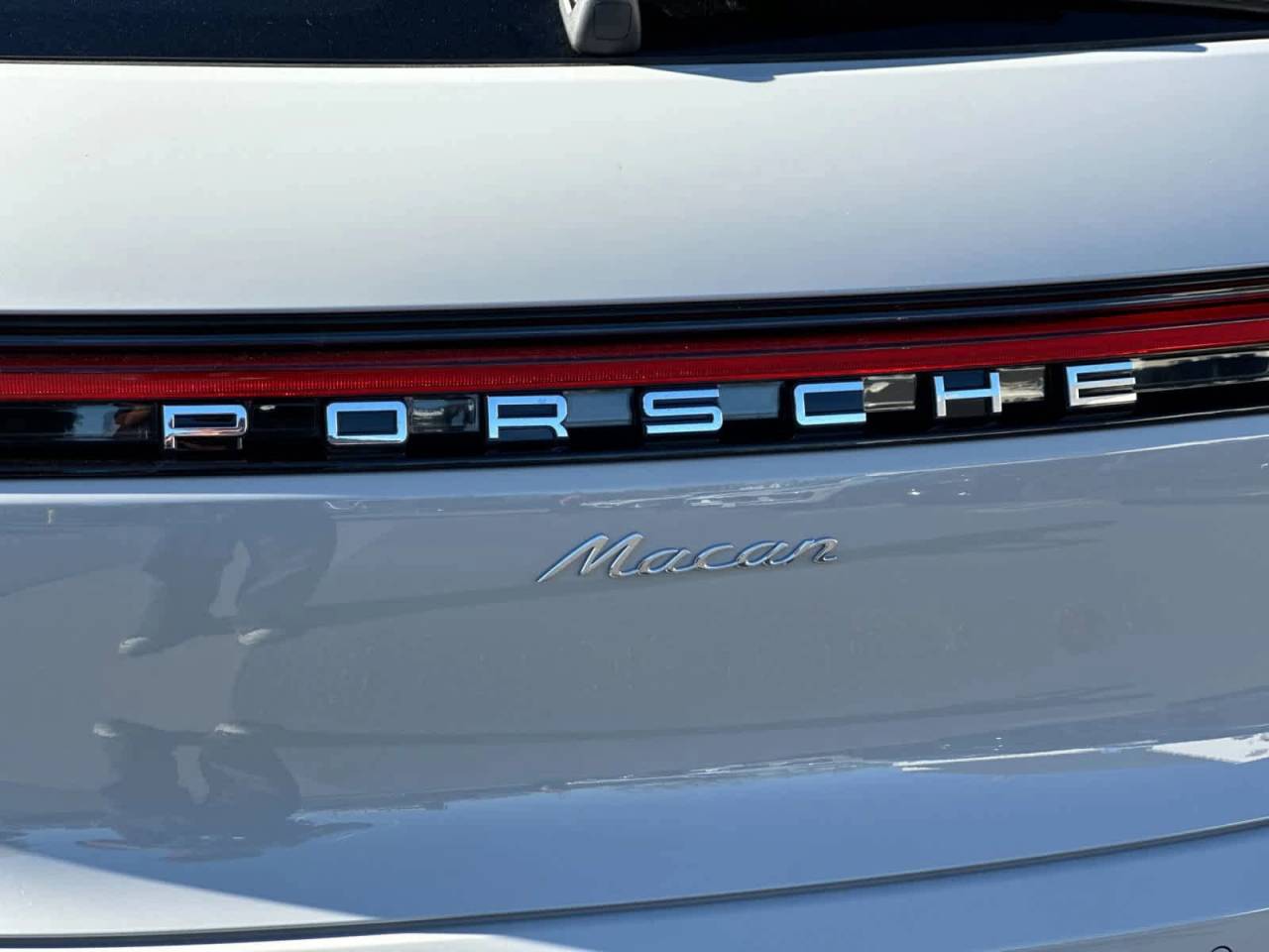 2026 Porsche Macan Base