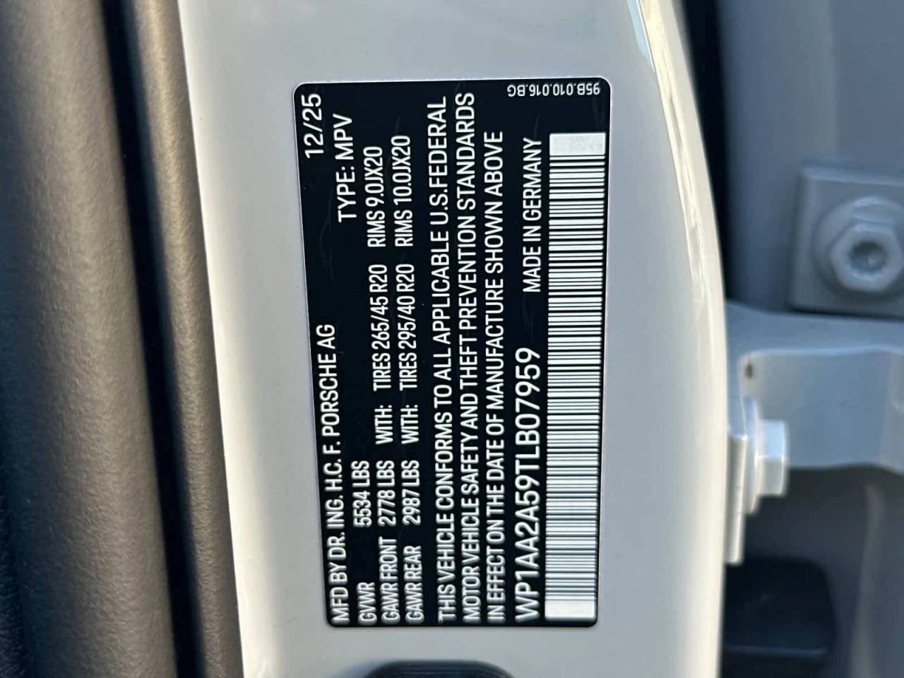 2026 Porsche Macan Base