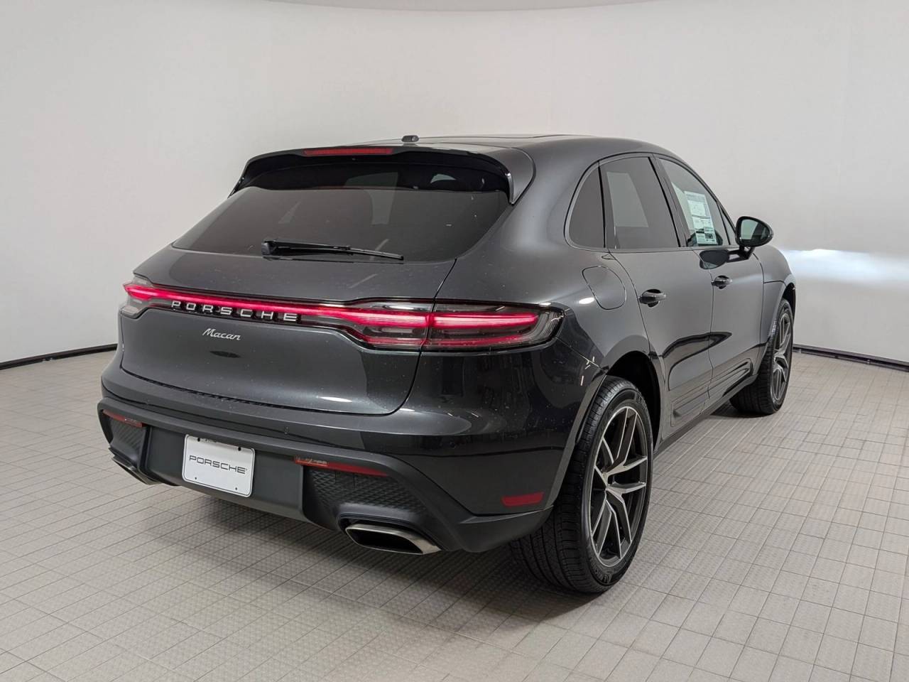 2026 Porsche Macan Base