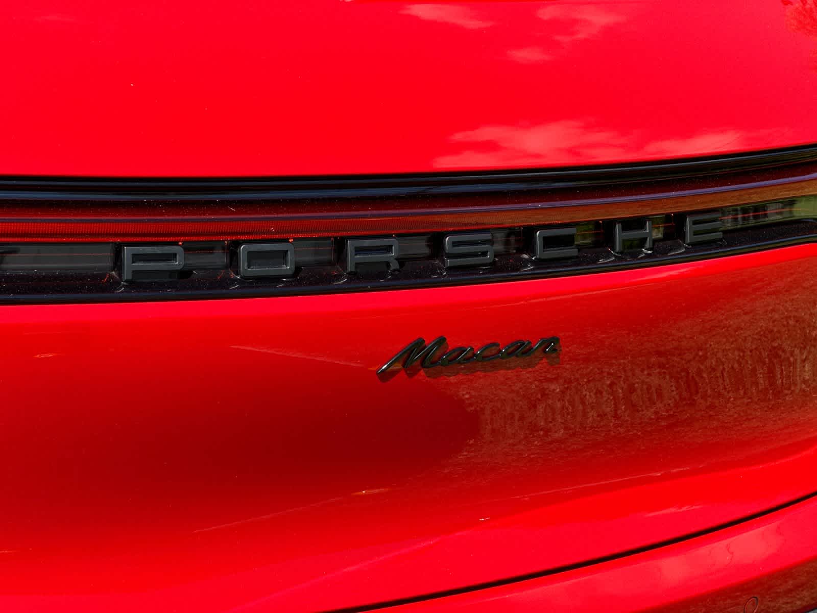 2026 Porsche Macan Base