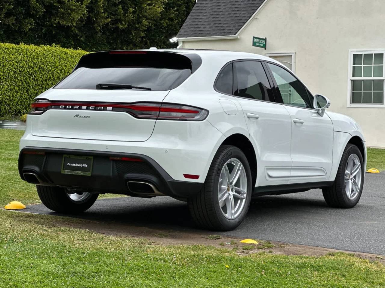 2026 Porsche Macan Base