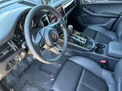 2026 Porsche Macan Macan