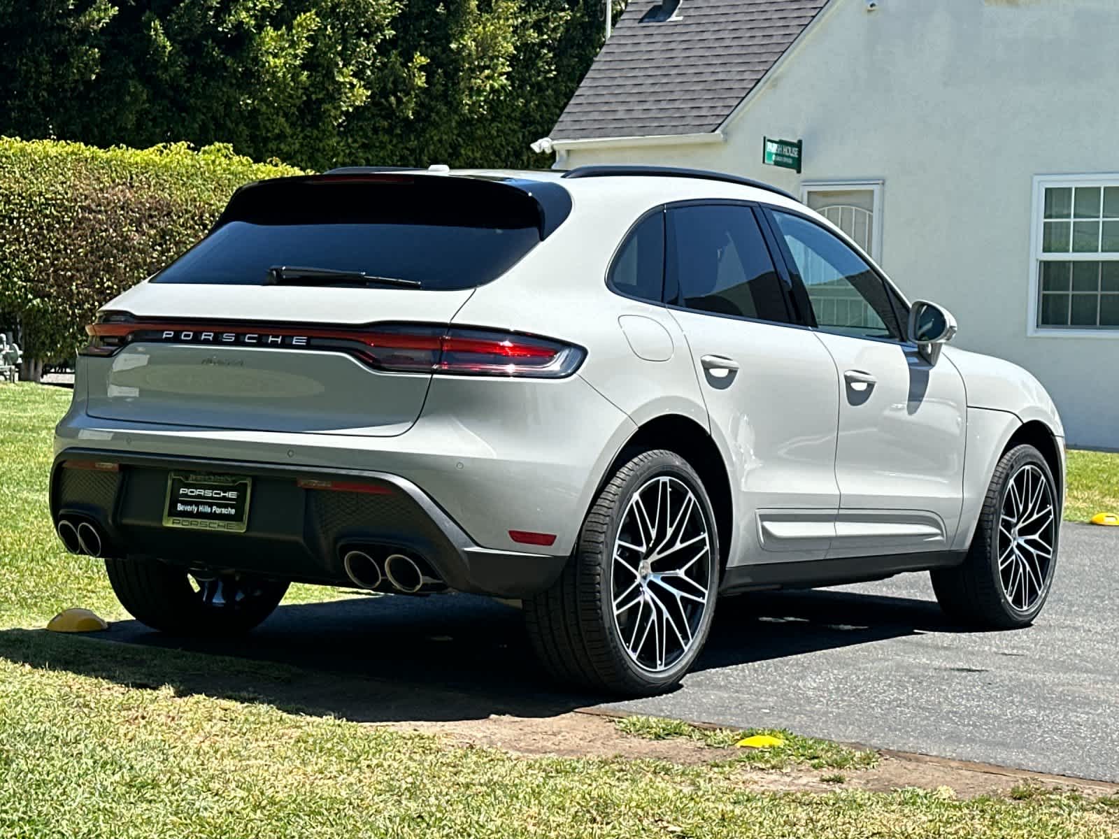 2026 Porsche Macan Macan