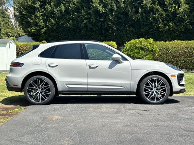 2026 Porsche Macan Macan