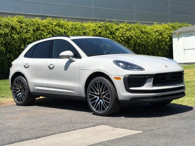 2026 Porsche Macan Macan