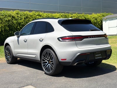 2026 Porsche Macan Macan