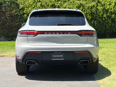 2026 Porsche Macan Macan