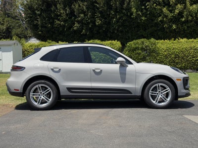2026 Porsche Macan Macan