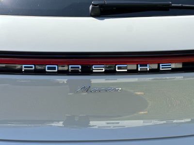 2026 Porsche Macan Macan