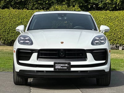 2025 Porsche Macan Base