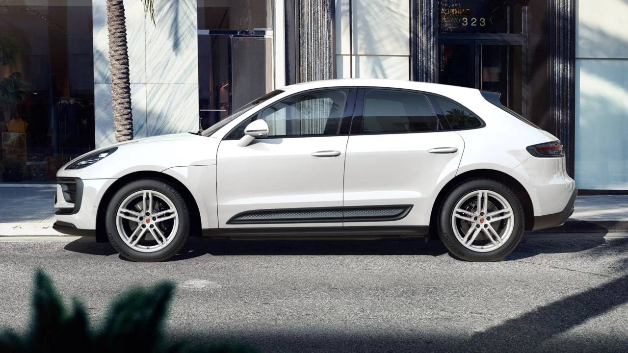 2025 Porsche Macan AWD